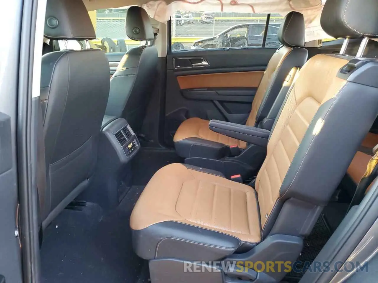 12 Photograph of a damaged car 1V2NR2CA4KC621494 VOLKSWAGEN ATLAS 2019