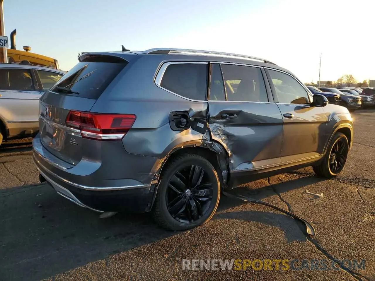 3 Photograph of a damaged car 1V2NR2CA4KC621494 VOLKSWAGEN ATLAS 2019