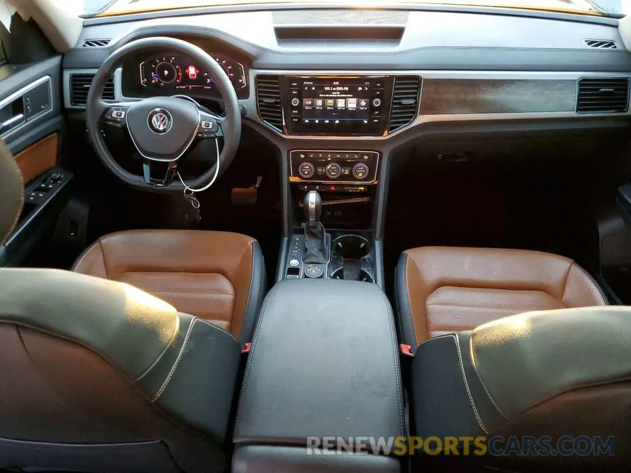 8 Photograph of a damaged car 1V2NR2CA4KC621494 VOLKSWAGEN ATLAS 2019