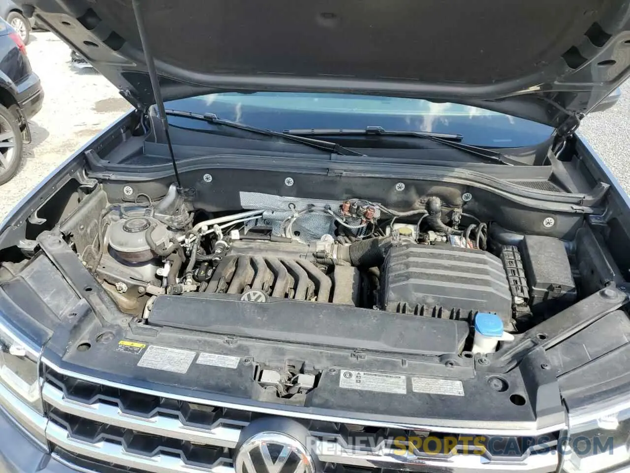 12 Photograph of a damaged car 1V2NR2CA5KC524661 VOLKSWAGEN ATLAS 2019