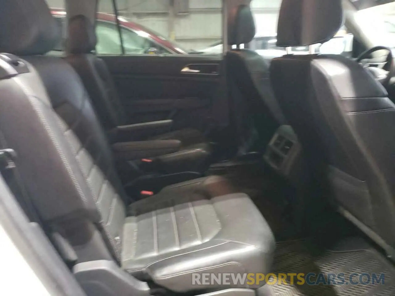 10 Photograph of a damaged car 1V2NR2CA5KC530086 VOLKSWAGEN ATLAS 2019