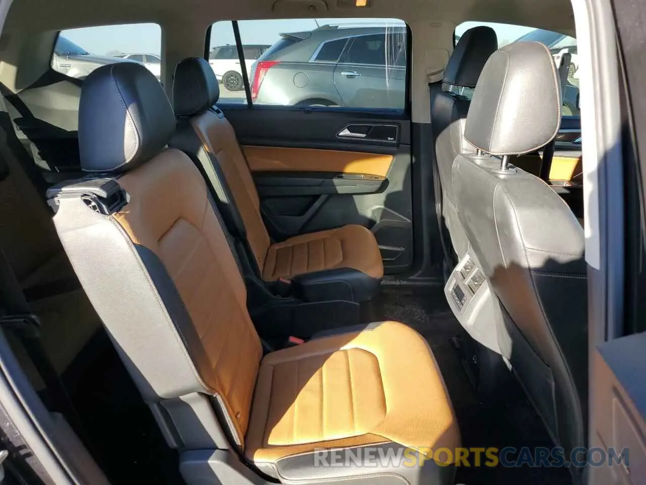 12 Photograph of a damaged car 1V2NR2CA6KC506976 VOLKSWAGEN ATLAS 2019