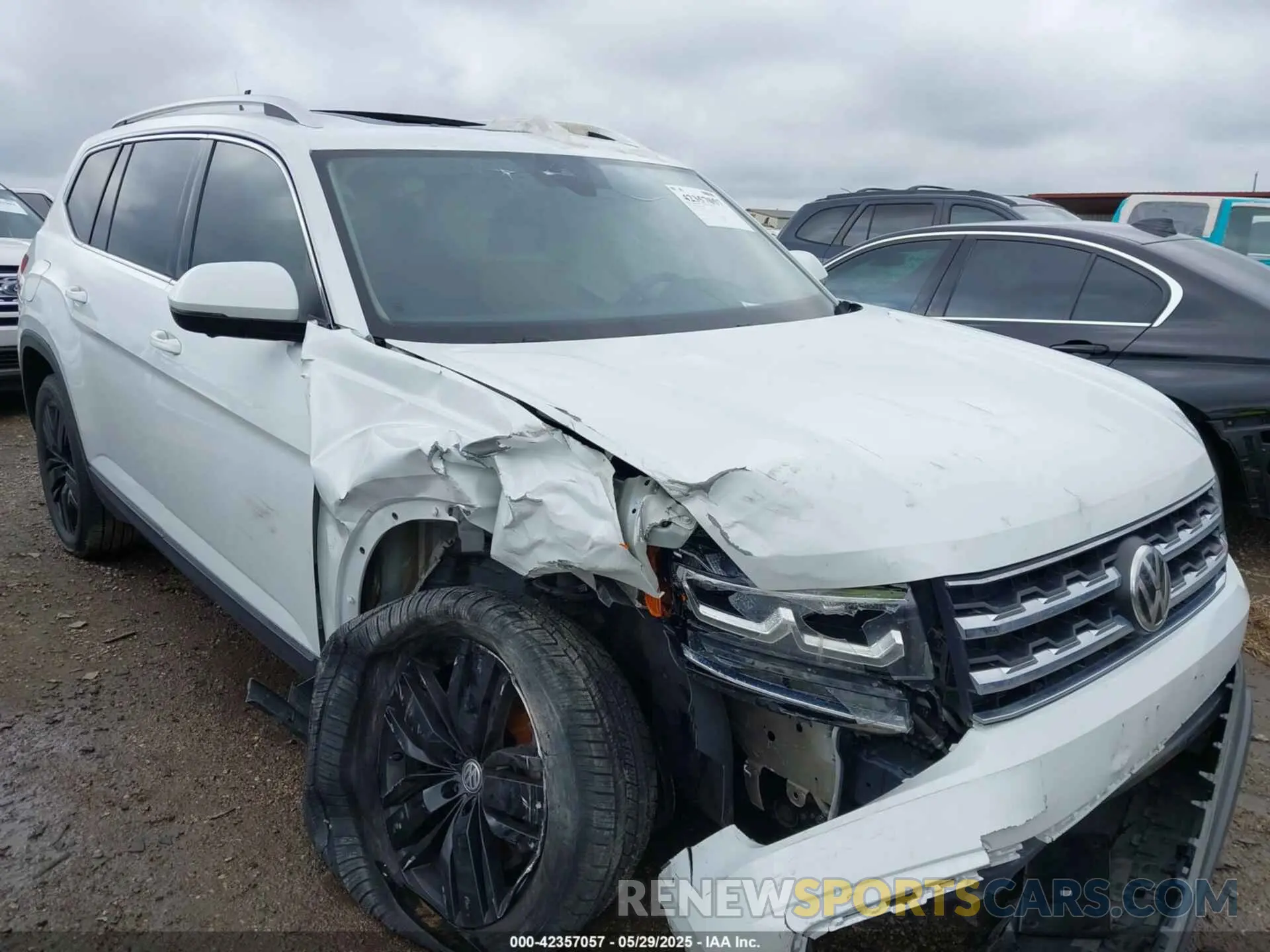 1 Photograph of a damaged car 1V2NR2CA6KC515080 VOLKSWAGEN ATLAS 2019