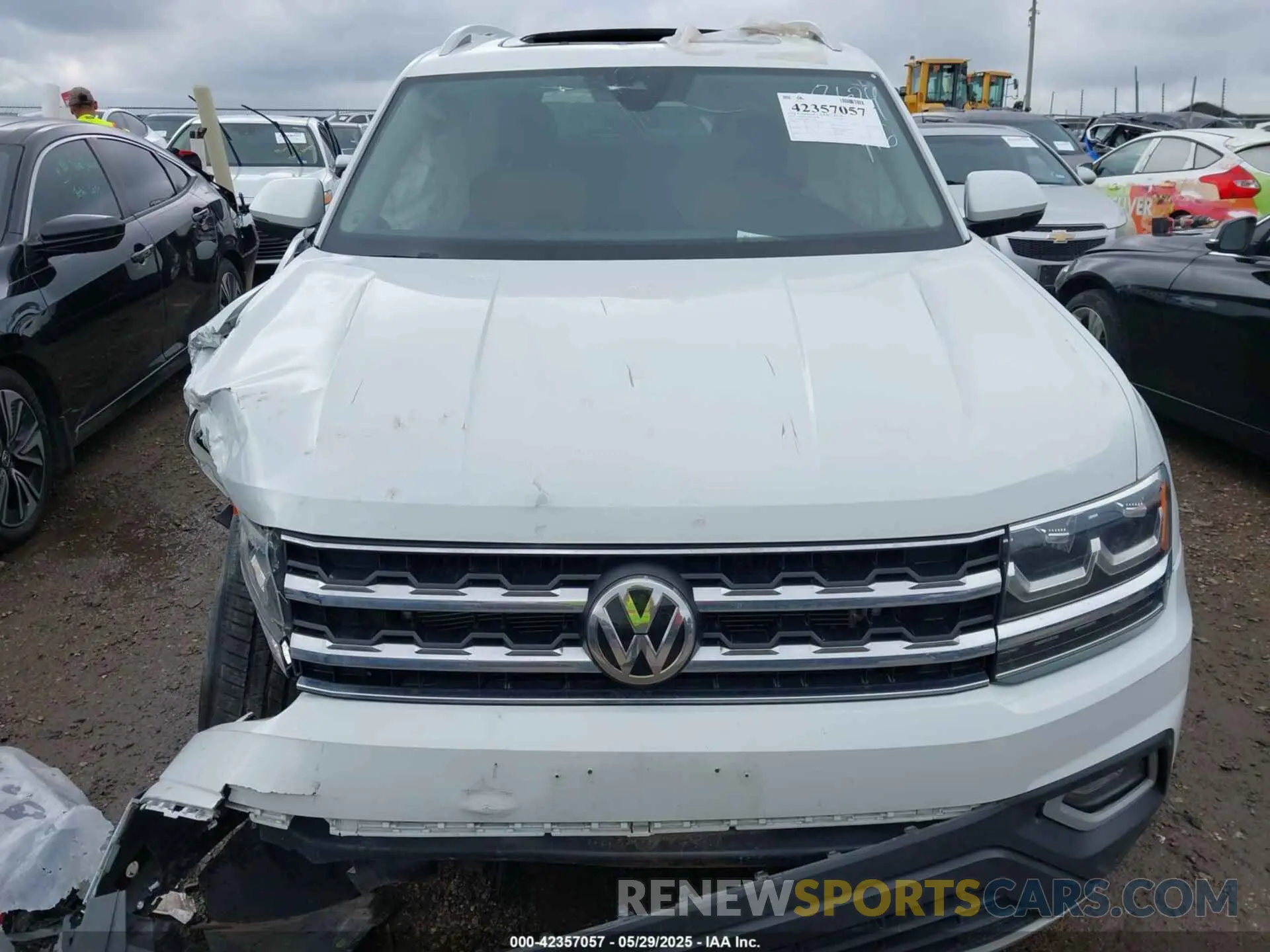 11 Photograph of a damaged car 1V2NR2CA6KC515080 VOLKSWAGEN ATLAS 2019