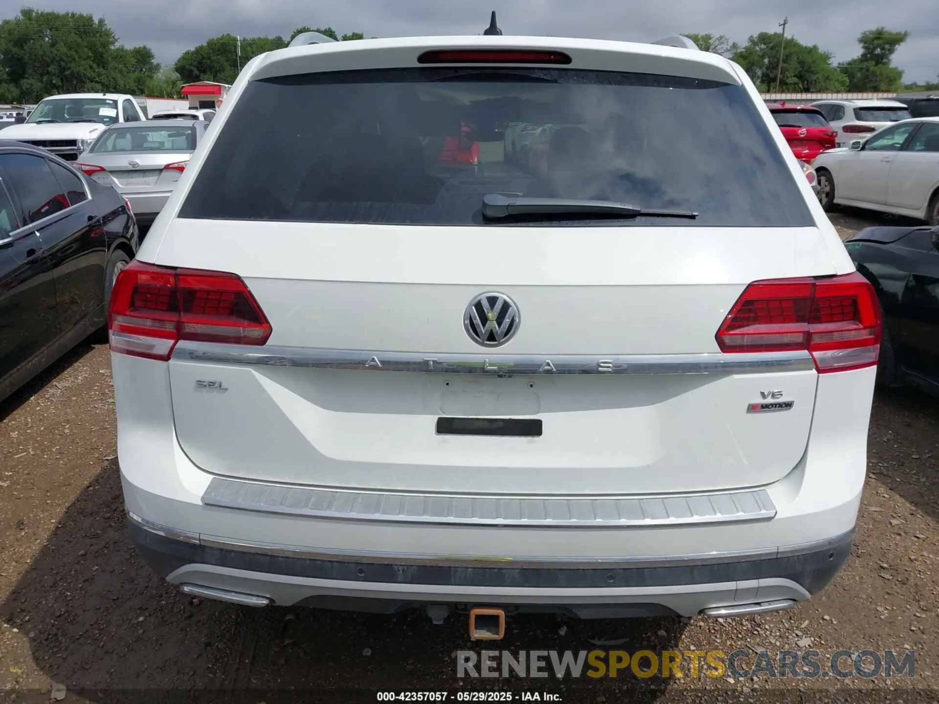 15 Photograph of a damaged car 1V2NR2CA6KC515080 VOLKSWAGEN ATLAS 2019
