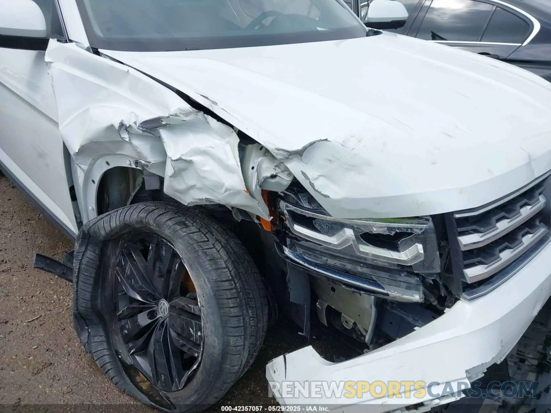 6 Photograph of a damaged car 1V2NR2CA6KC515080 VOLKSWAGEN ATLAS 2019