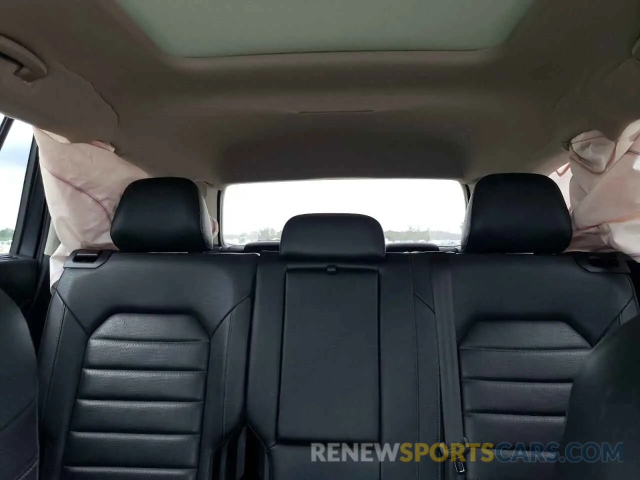 10 Photograph of a damaged car 1V2NR2CA6KC585601 VOLKSWAGEN ATLAS 2019