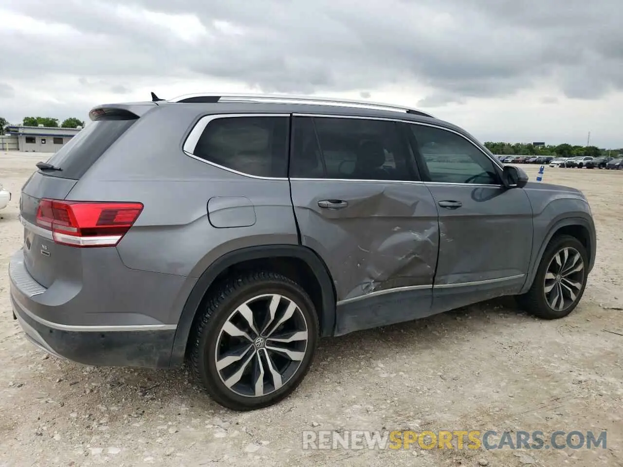 3 Photograph of a damaged car 1V2NR2CA6KC585601 VOLKSWAGEN ATLAS 2019
