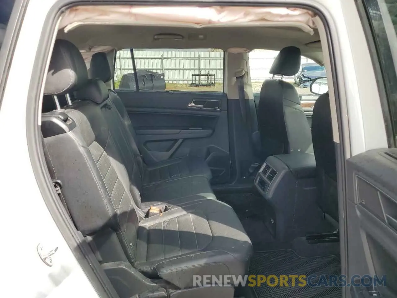 10 Photograph of a damaged car 1V2NR2CA6KC606060 VOLKSWAGEN ATLAS 2019