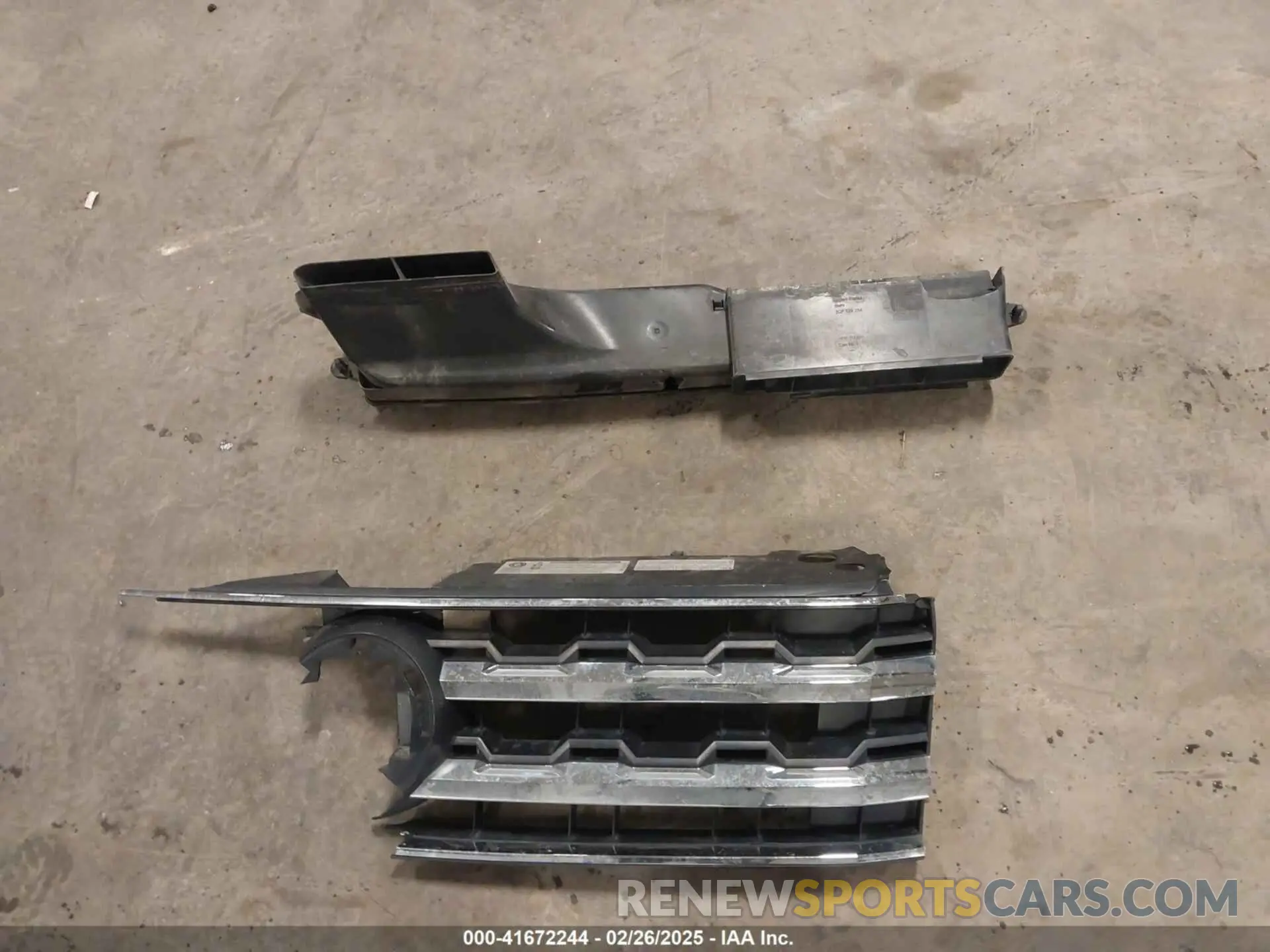 12 Photograph of a damaged car 1V2NR2CA6KC609119 VOLKSWAGEN ATLAS 2019