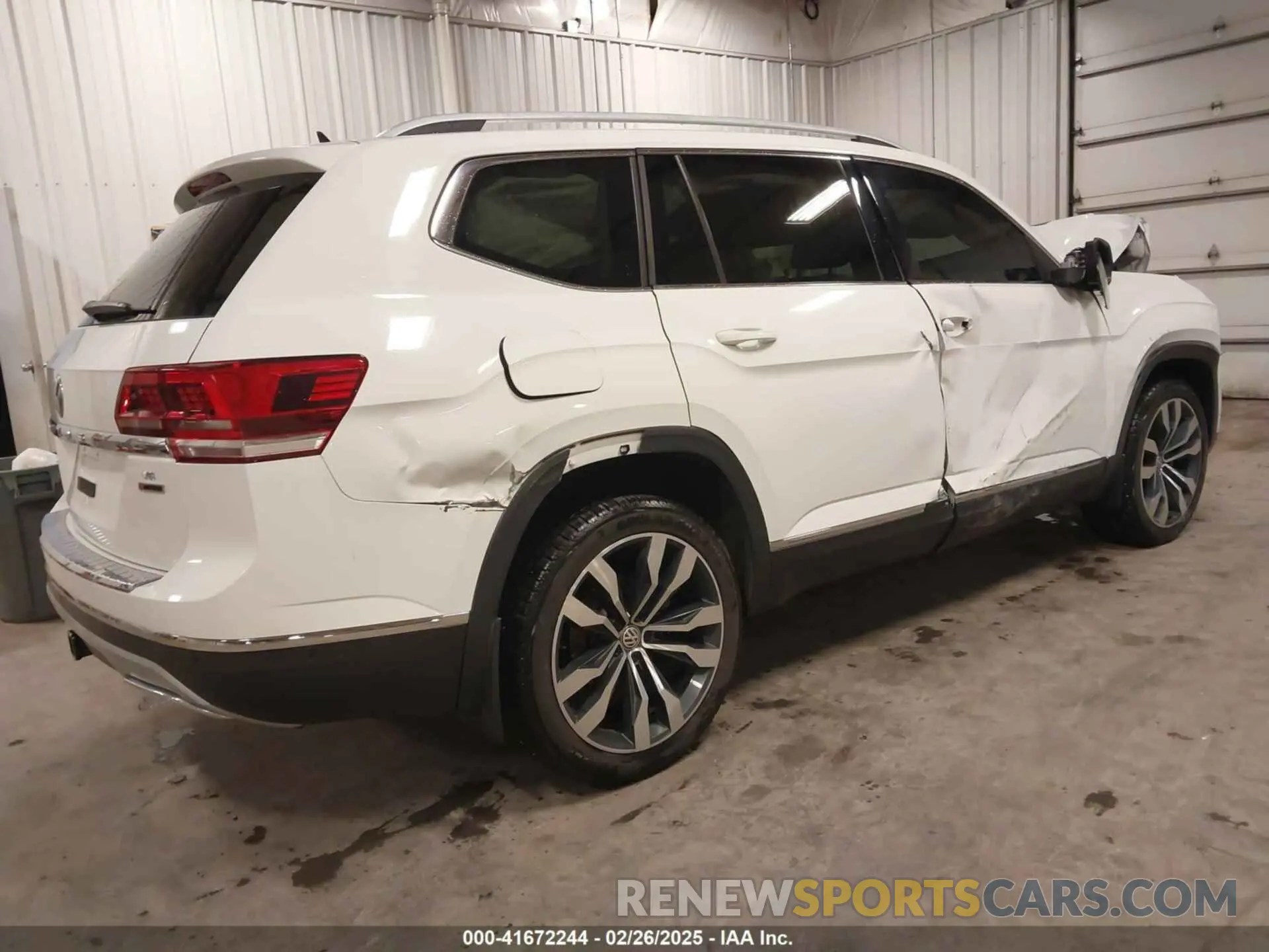 4 Photograph of a damaged car 1V2NR2CA6KC609119 VOLKSWAGEN ATLAS 2019