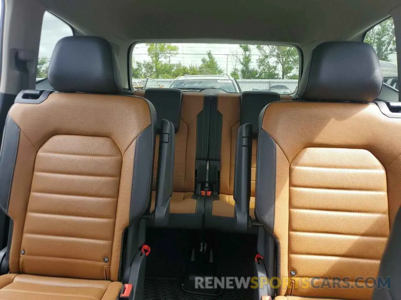 10 Photograph of a damaged car 1V2NR2CA8KC542491 VOLKSWAGEN ATLAS 2019