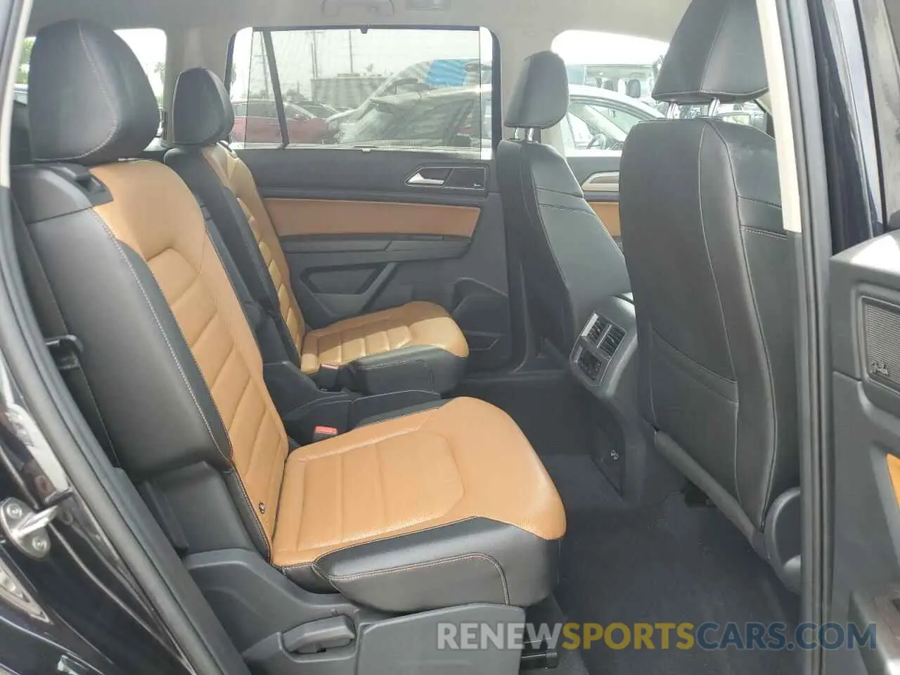 11 Photograph of a damaged car 1V2NR2CA8KC542491 VOLKSWAGEN ATLAS 2019