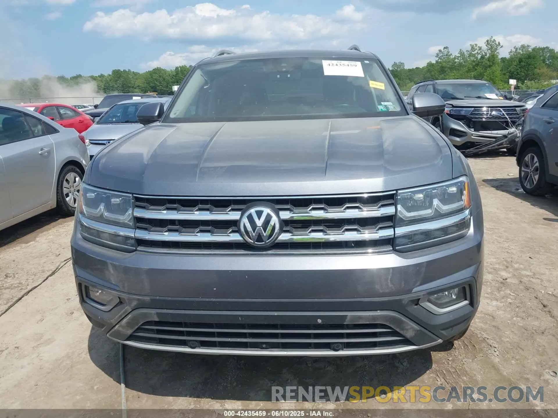 13 Photograph of a damaged car 1V2NR2CA8KC568556 VOLKSWAGEN ATLAS 2019