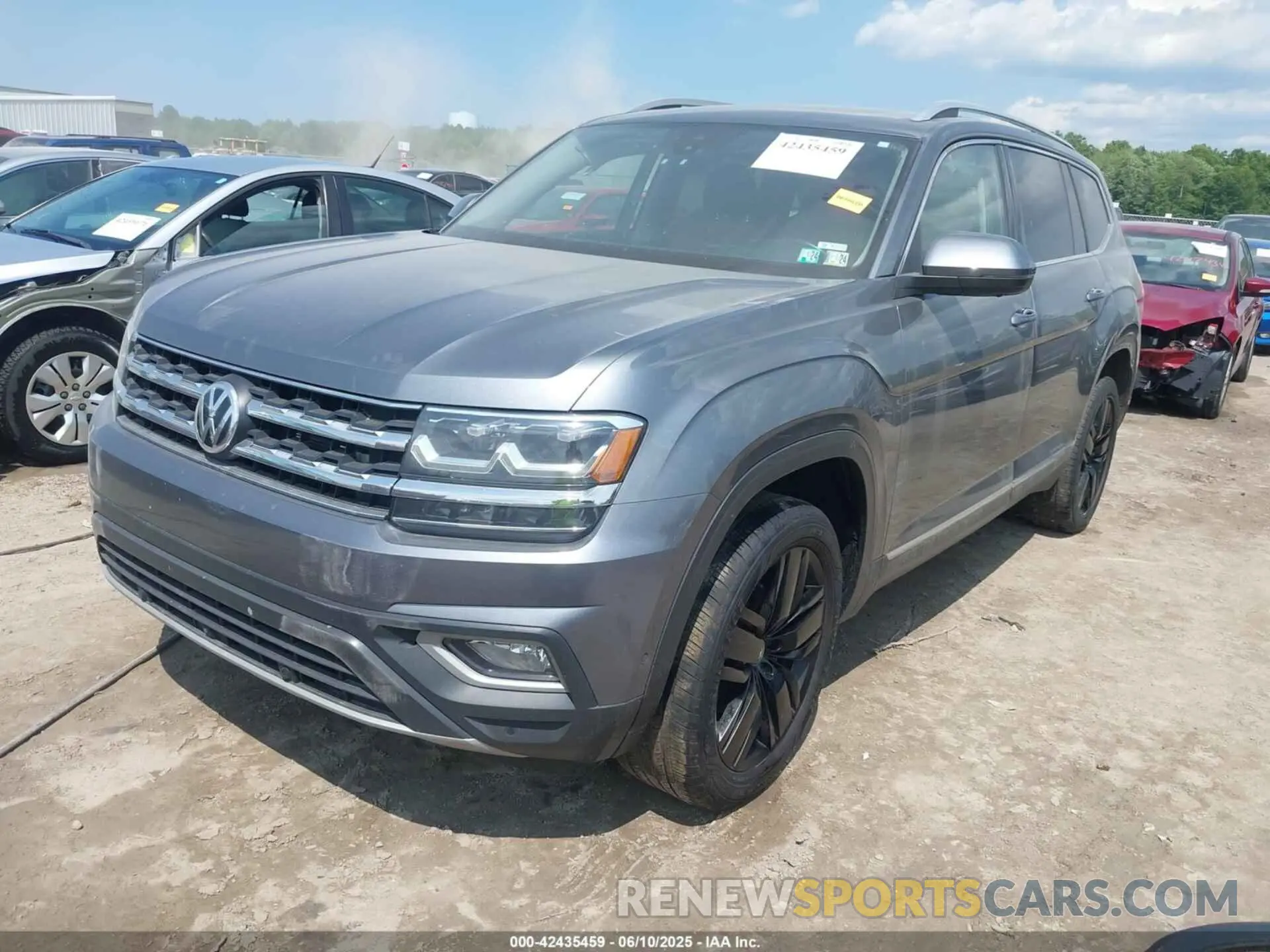 2 Photograph of a damaged car 1V2NR2CA8KC568556 VOLKSWAGEN ATLAS 2019