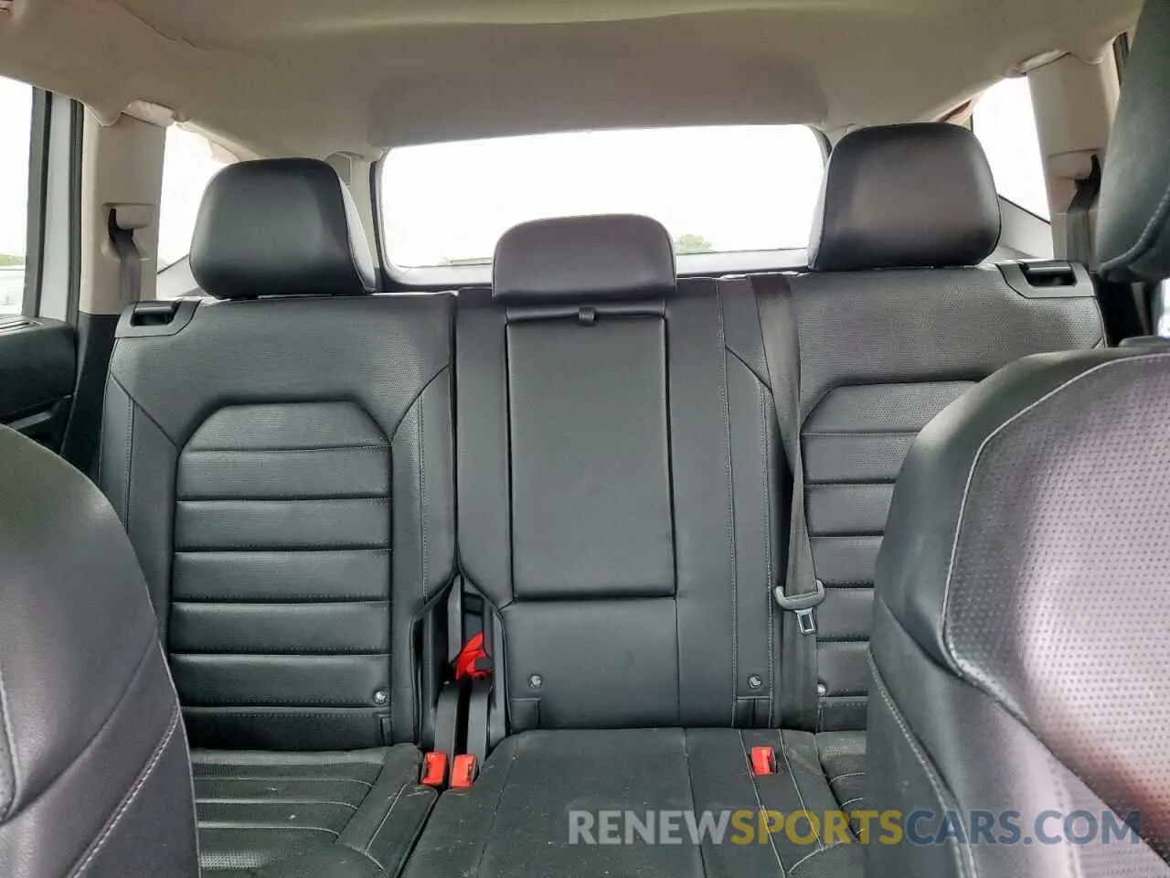 10 Photograph of a damaged car 1V2NR2CA9KC506504 VOLKSWAGEN ATLAS 2019