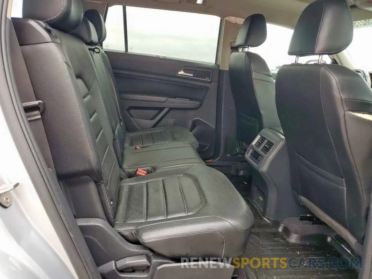 11 Photograph of a damaged car 1V2NR2CA9KC506504 VOLKSWAGEN ATLAS 2019