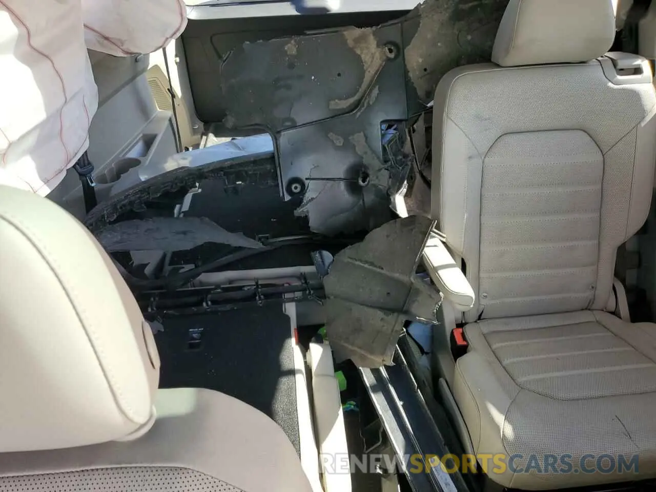 10 Photograph of a damaged car 1V2NR2CAXKC532657 VOLKSWAGEN ATLAS 2019