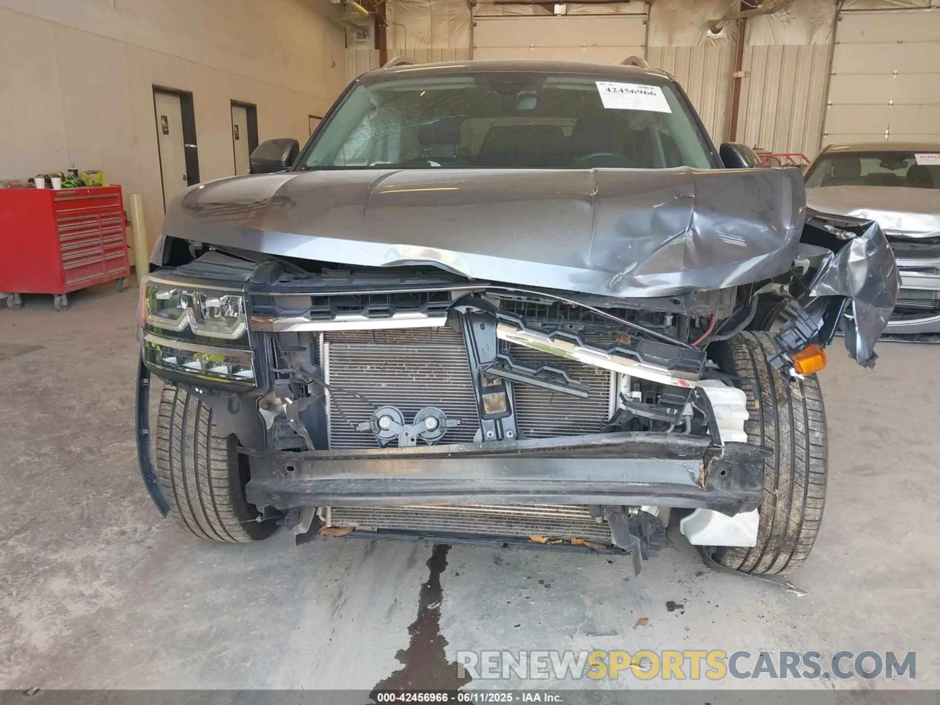 6 Photograph of a damaged car 1V2NR2CAXKC611746 VOLKSWAGEN ATLAS 2019