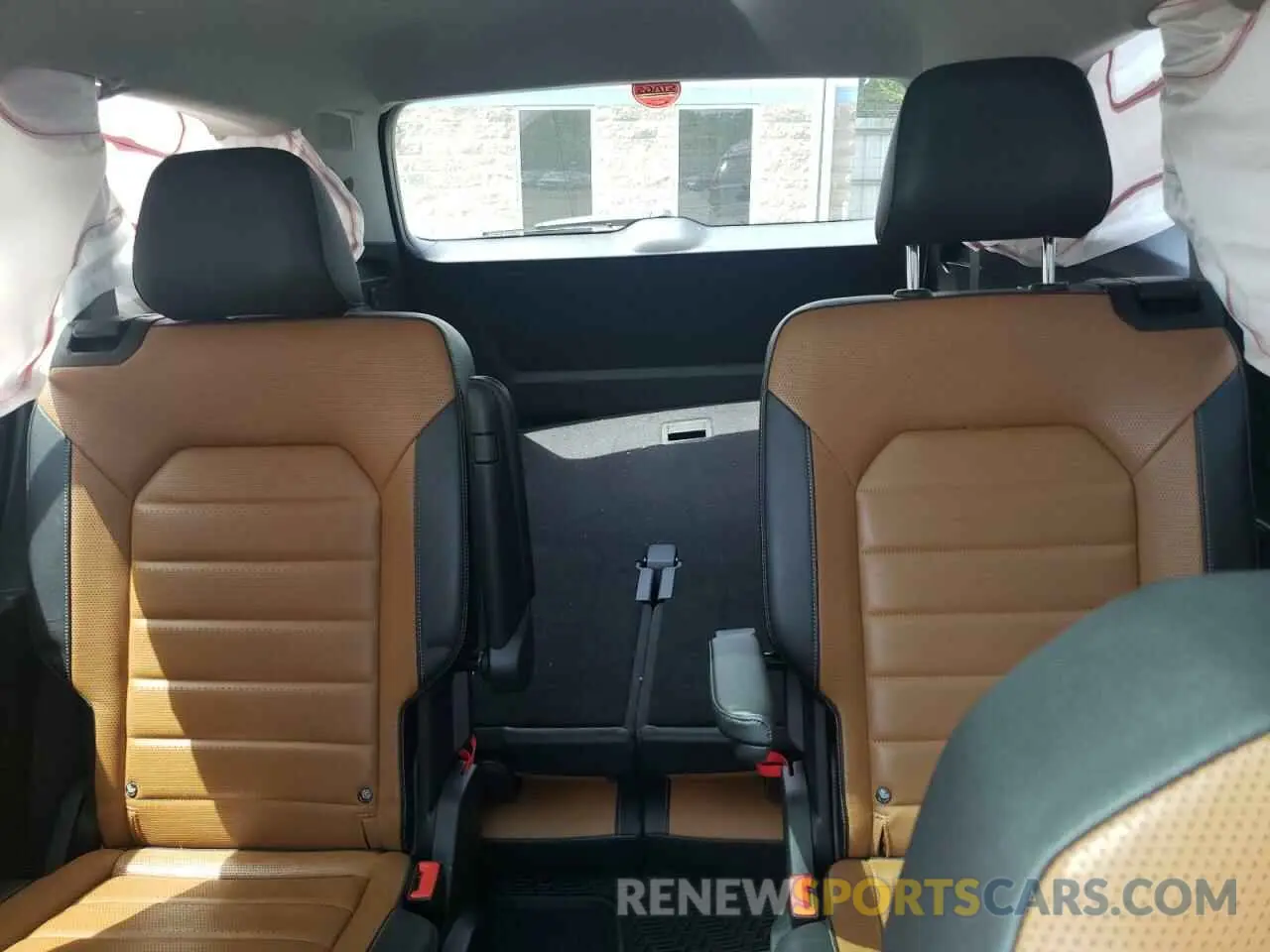 10 Photograph of a damaged car 1V2NR2CAXKC620253 VOLKSWAGEN ATLAS 2019