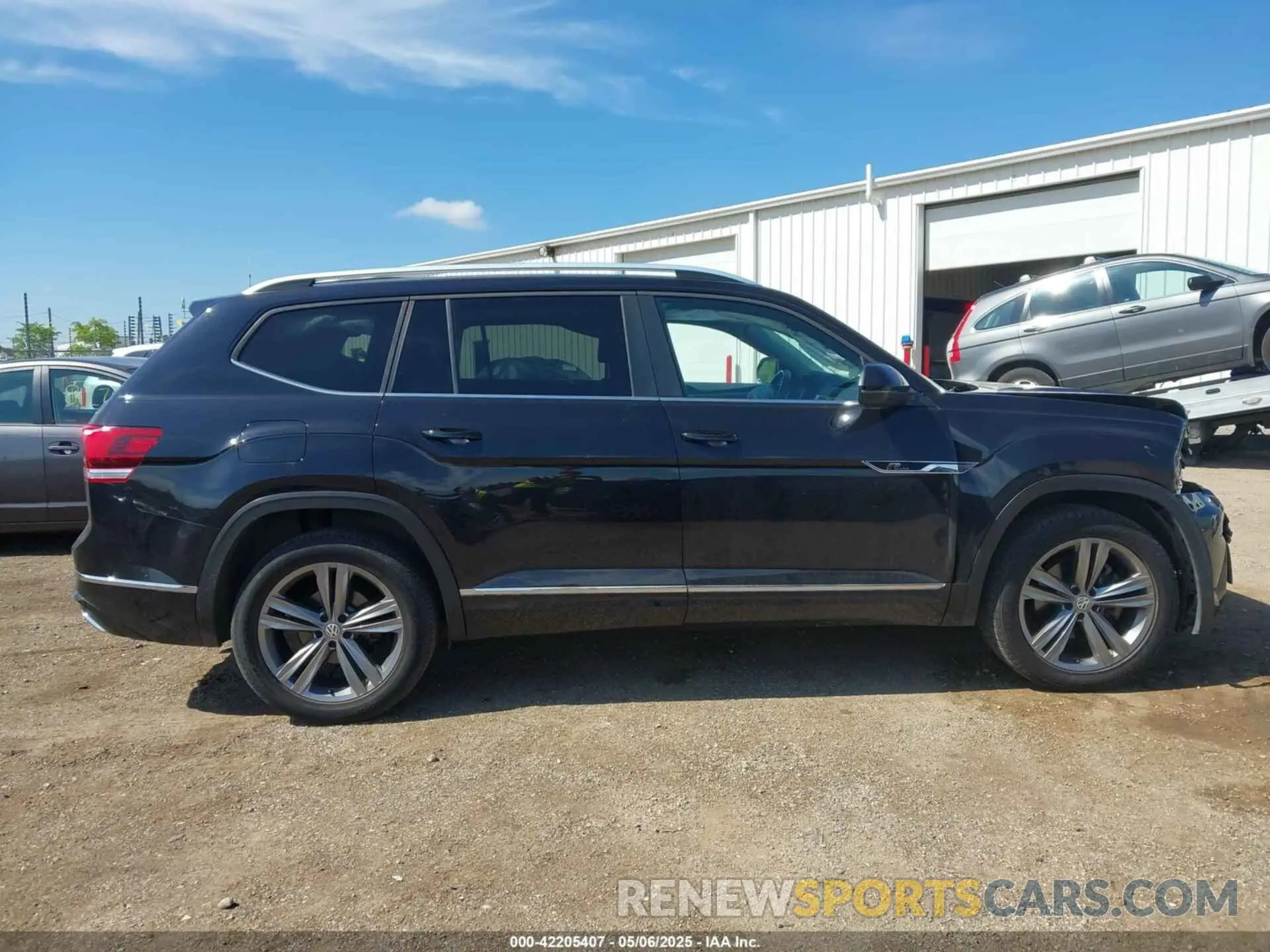 13 Photograph of a damaged car 1V2RR2CA0KC579035 VOLKSWAGEN ATLAS 2019
