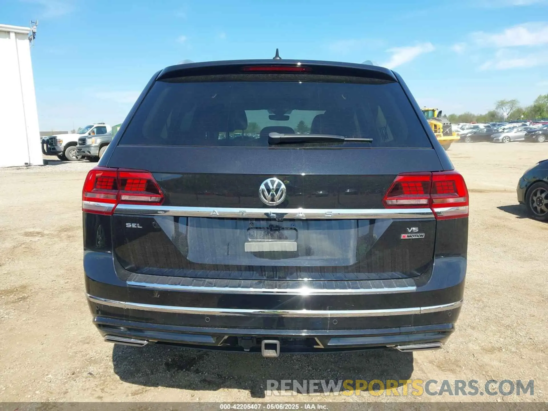16 Photograph of a damaged car 1V2RR2CA0KC579035 VOLKSWAGEN ATLAS 2019