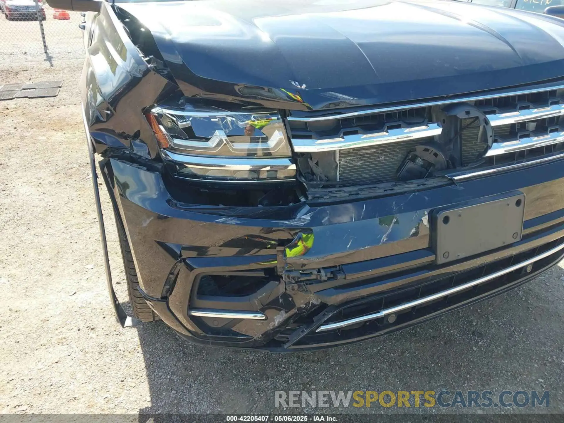 6 Photograph of a damaged car 1V2RR2CA0KC579035 VOLKSWAGEN ATLAS 2019