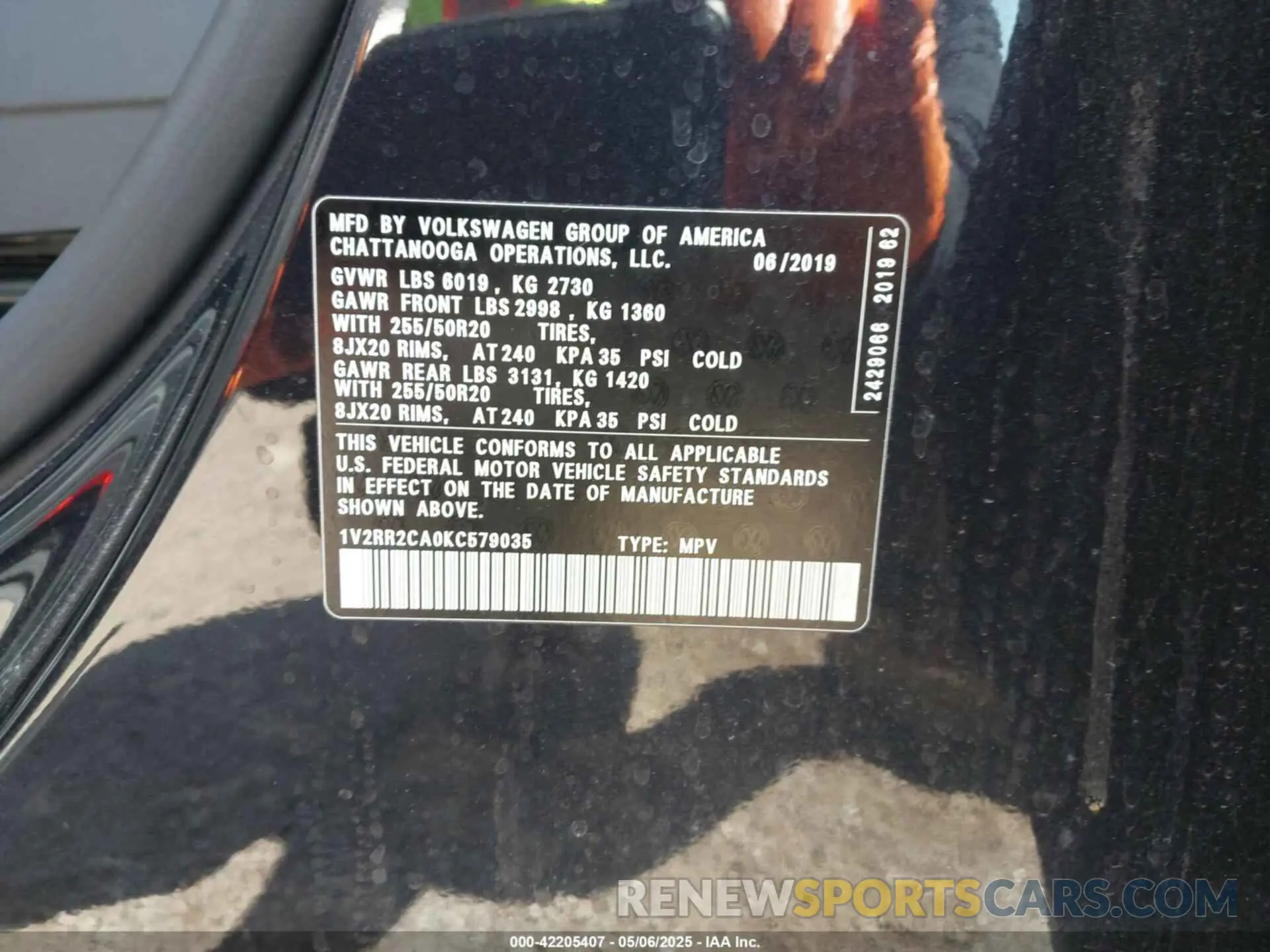 9 Photograph of a damaged car 1V2RR2CA0KC579035 VOLKSWAGEN ATLAS 2019