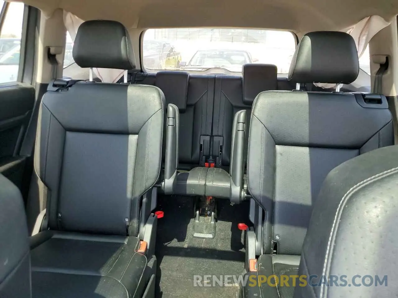 10 Photograph of a damaged car 1V2RR2CA1KC527641 VOLKSWAGEN ATLAS 2019