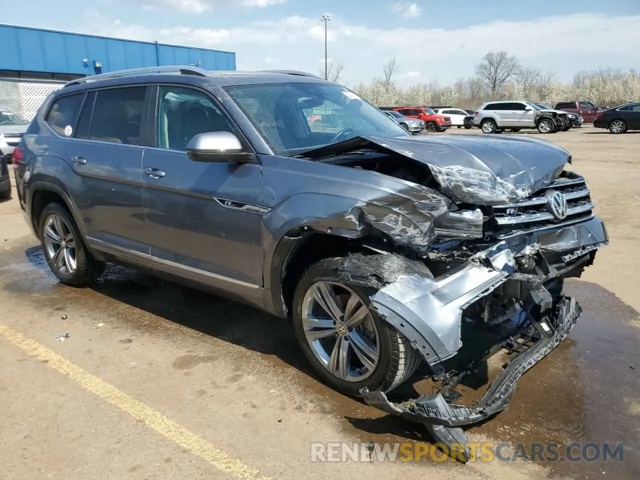 4 Photograph of a damaged car 1V2RR2CA1KC527641 VOLKSWAGEN ATLAS 2019