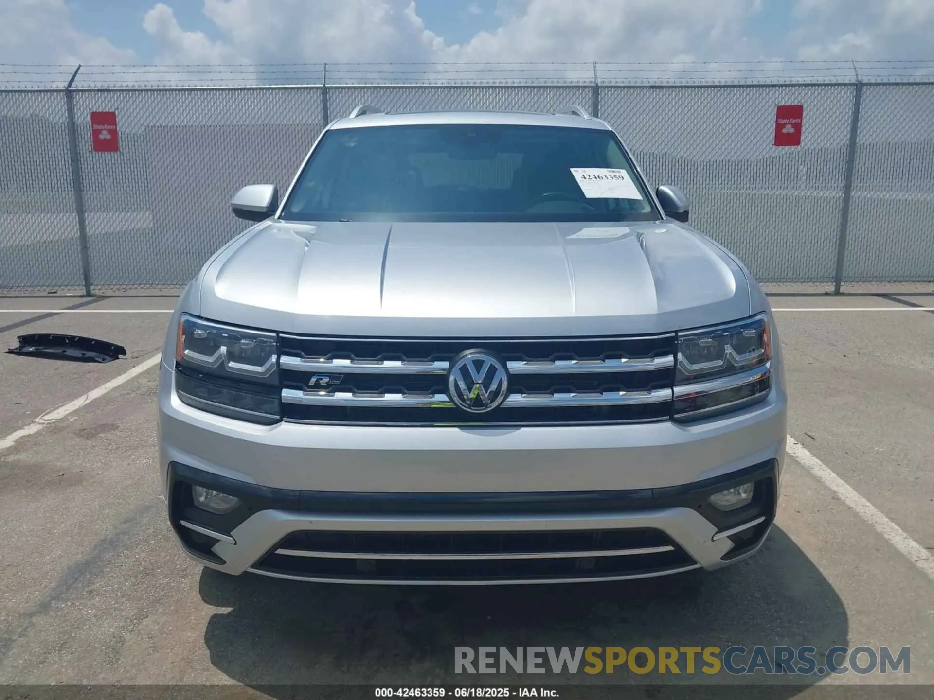 12 Photograph of a damaged car 1V2RR2CA1KC536548 VOLKSWAGEN ATLAS 2019
