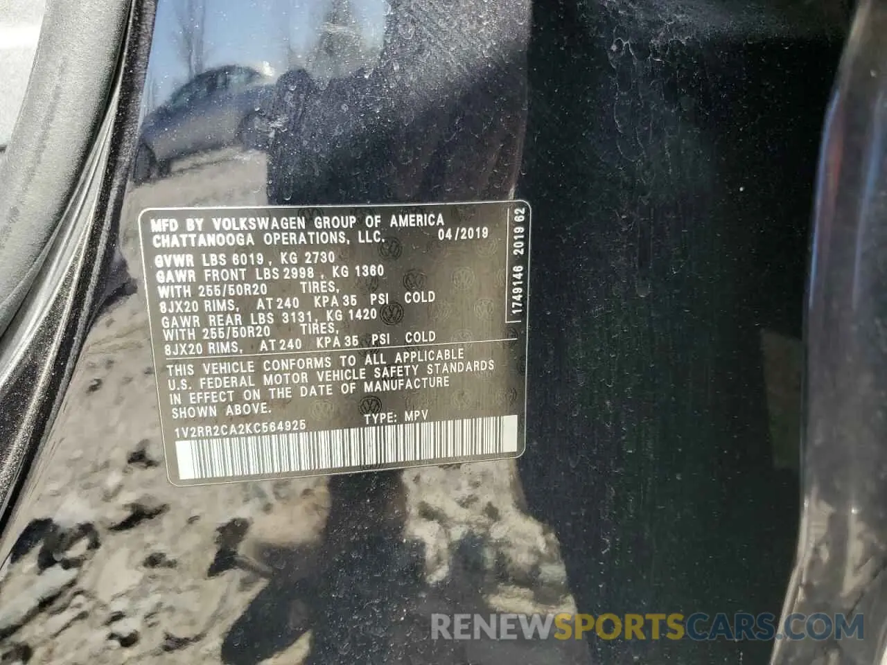 13 Photograph of a damaged car 1V2RR2CA2KC564925 VOLKSWAGEN ATLAS 2019