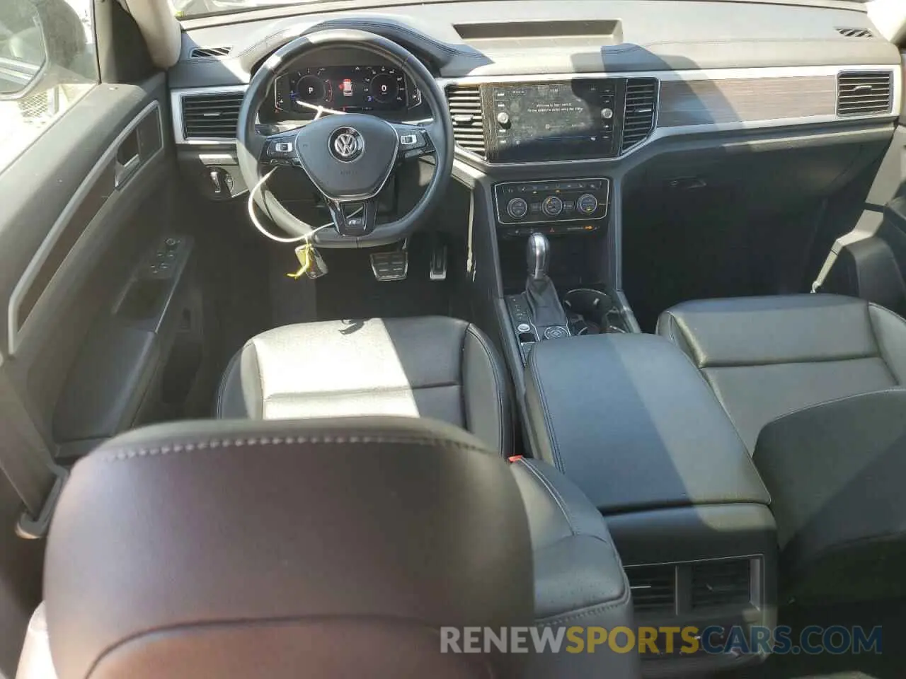 8 Photograph of a damaged car 1V2RR2CA2KC564925 VOLKSWAGEN ATLAS 2019