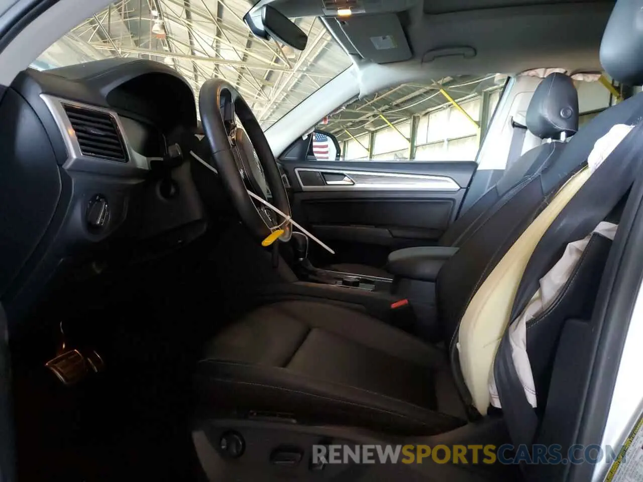 7 Photograph of a damaged car 1V2RR2CA3KC552024 VOLKSWAGEN ATLAS 2019