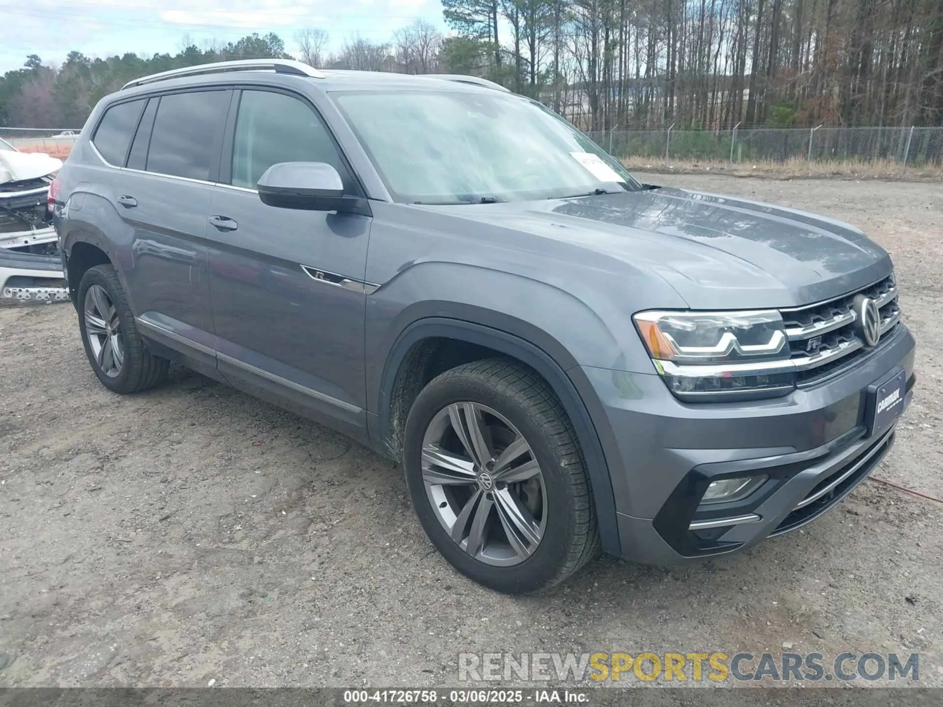 1 Photograph of a damaged car 1V2RR2CA4KC512129 VOLKSWAGEN ATLAS 2019