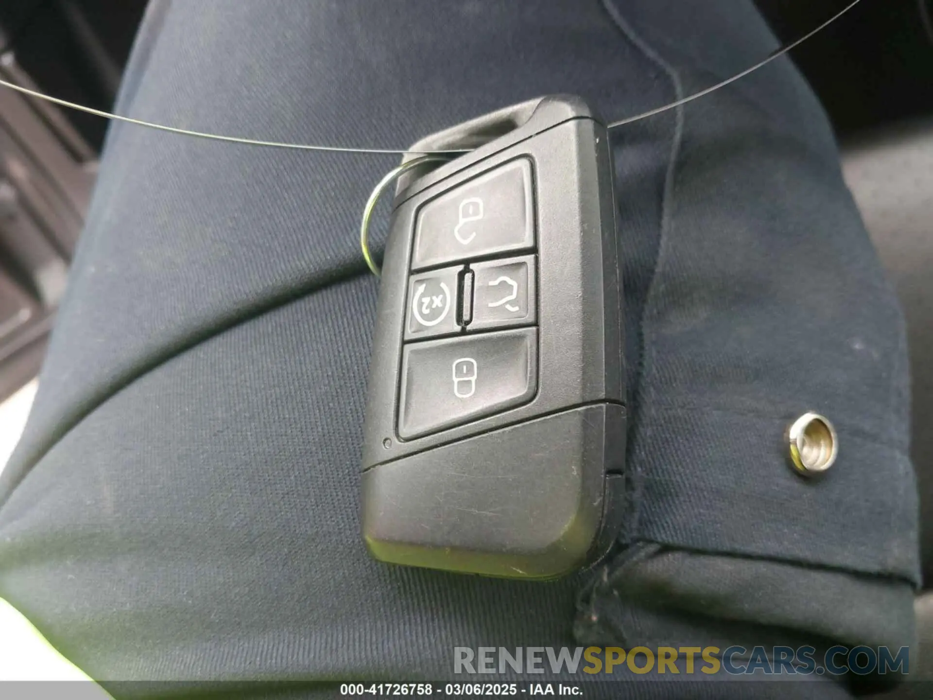 11 Photograph of a damaged car 1V2RR2CA4KC512129 VOLKSWAGEN ATLAS 2019