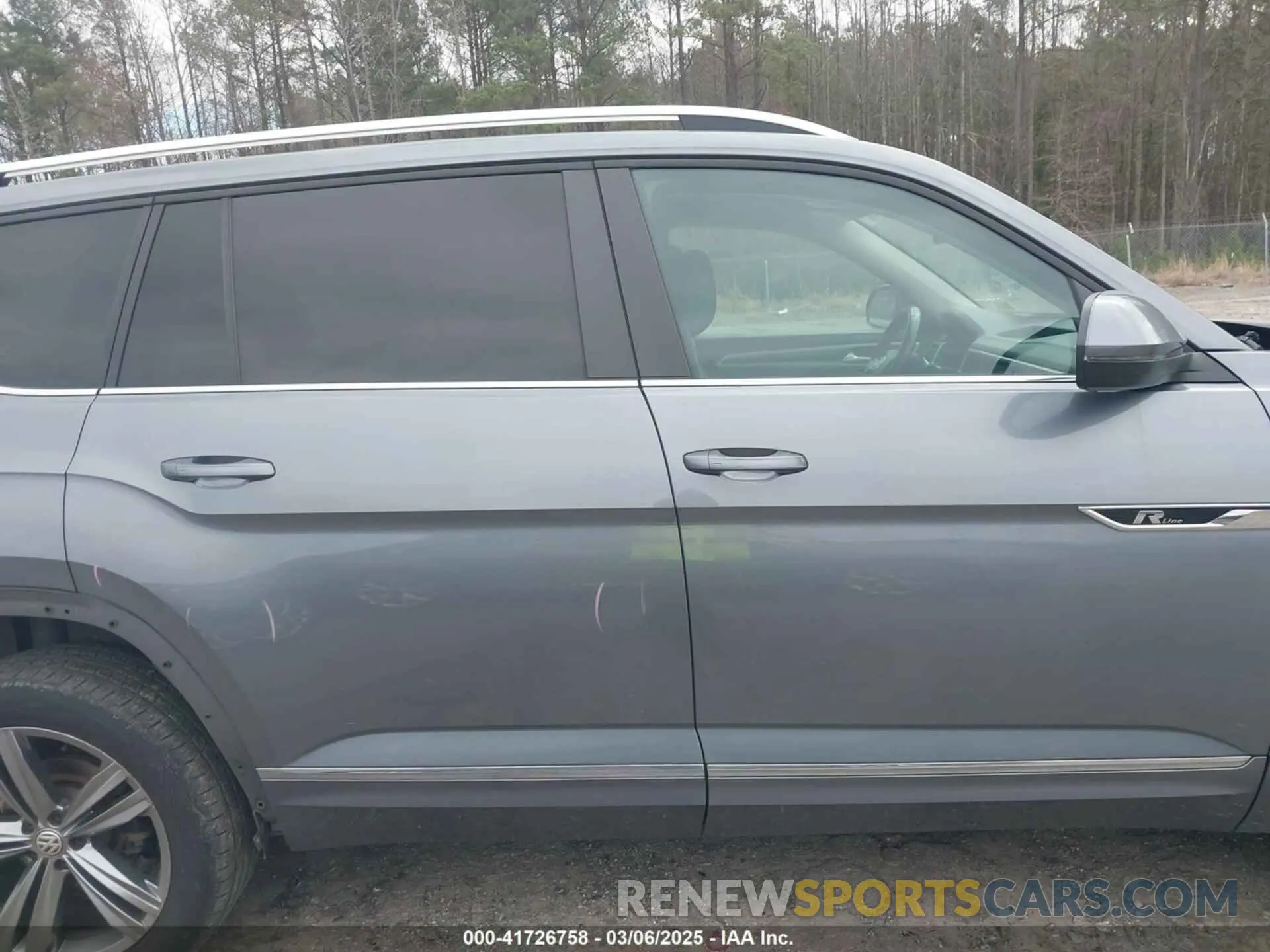 13 Photograph of a damaged car 1V2RR2CA4KC512129 VOLKSWAGEN ATLAS 2019