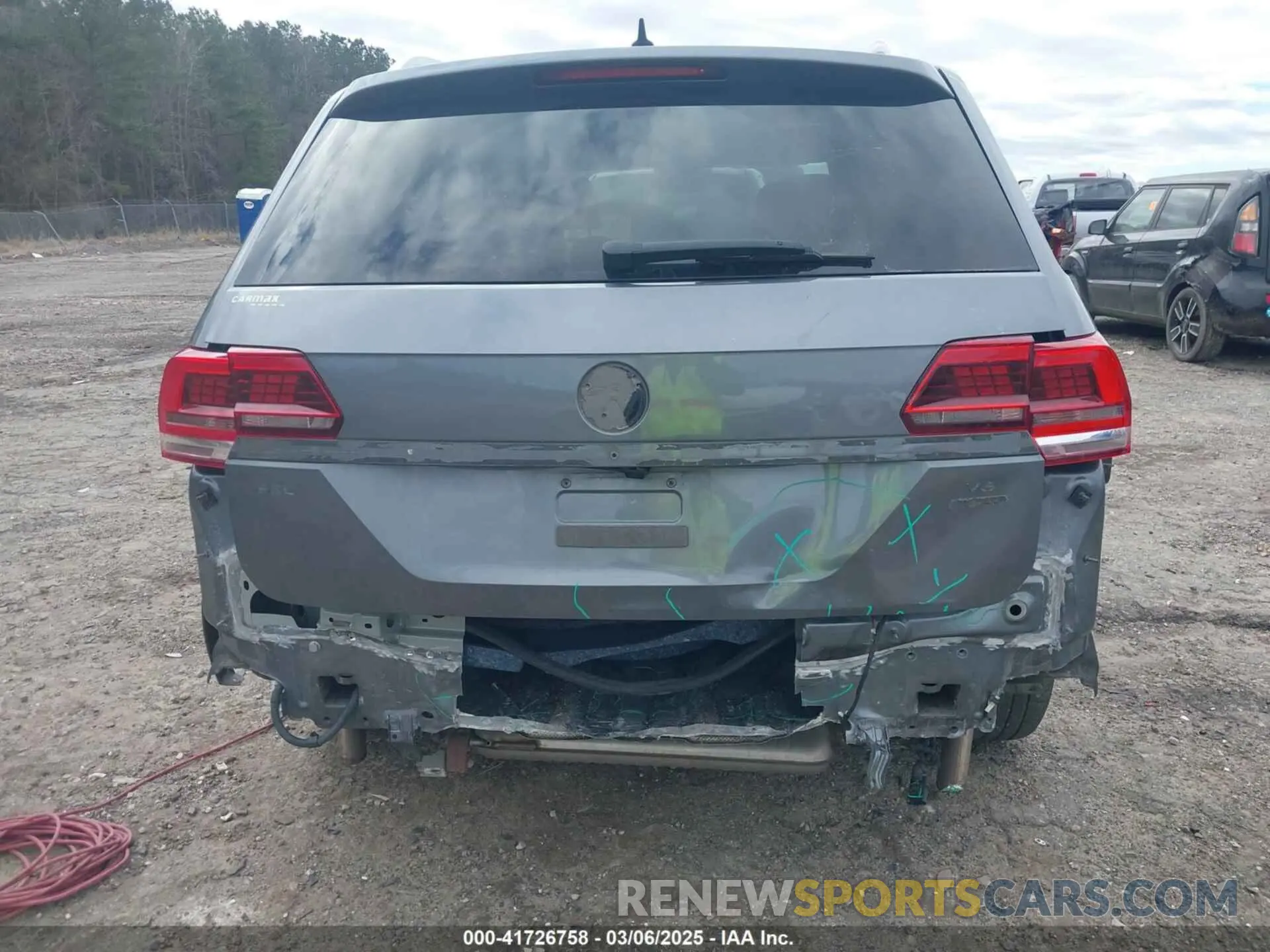 16 Photograph of a damaged car 1V2RR2CA4KC512129 VOLKSWAGEN ATLAS 2019