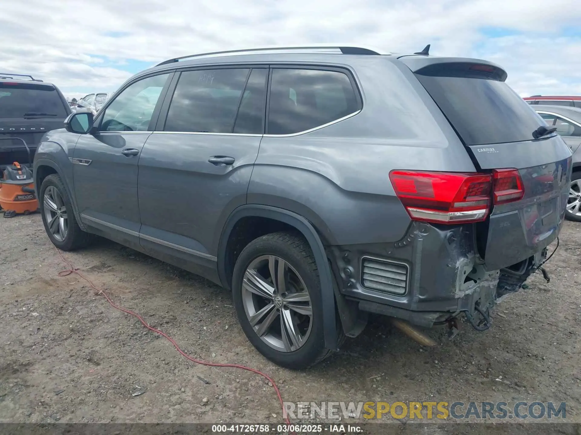 3 Photograph of a damaged car 1V2RR2CA4KC512129 VOLKSWAGEN ATLAS 2019