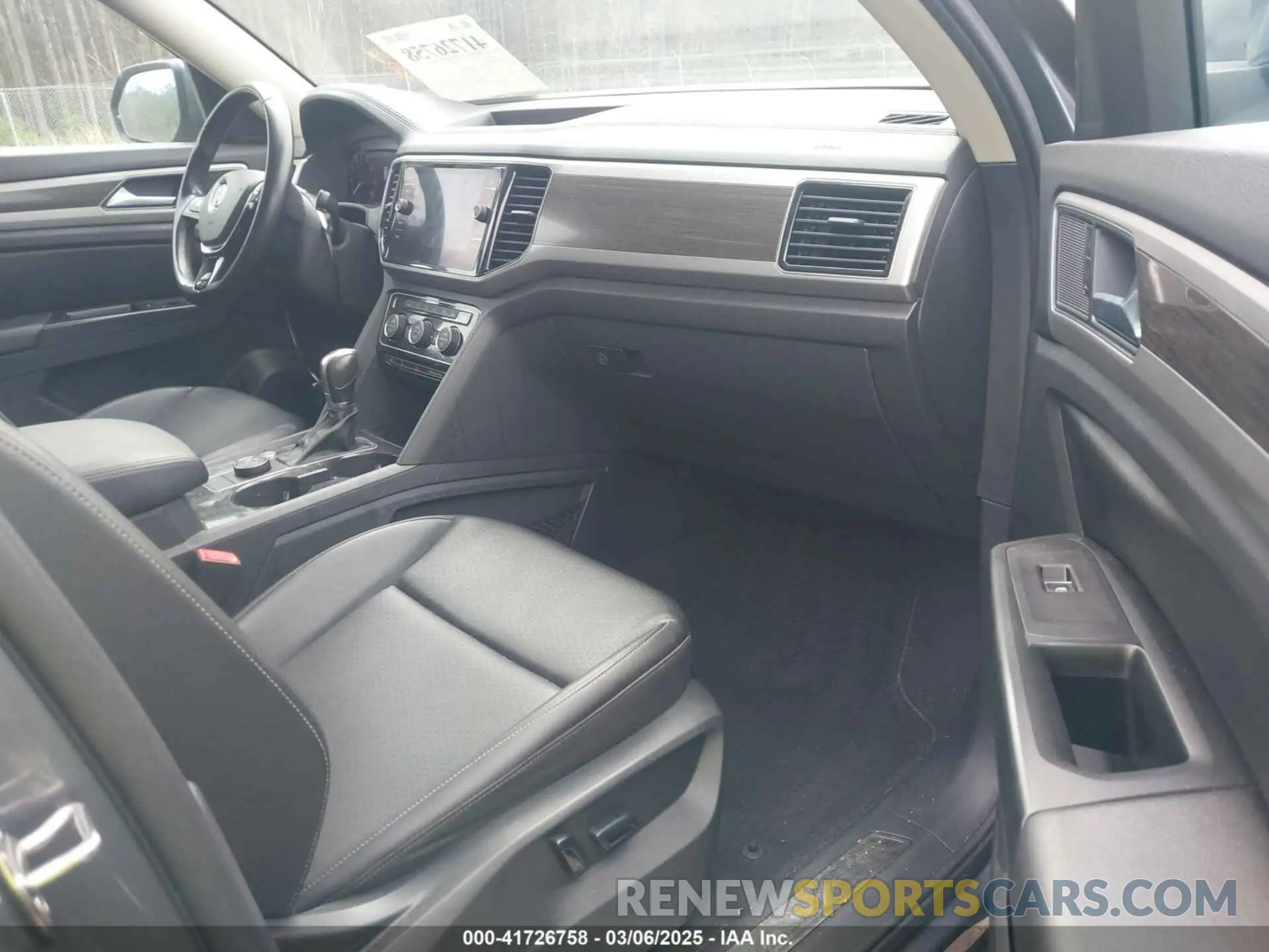5 Photograph of a damaged car 1V2RR2CA4KC512129 VOLKSWAGEN ATLAS 2019