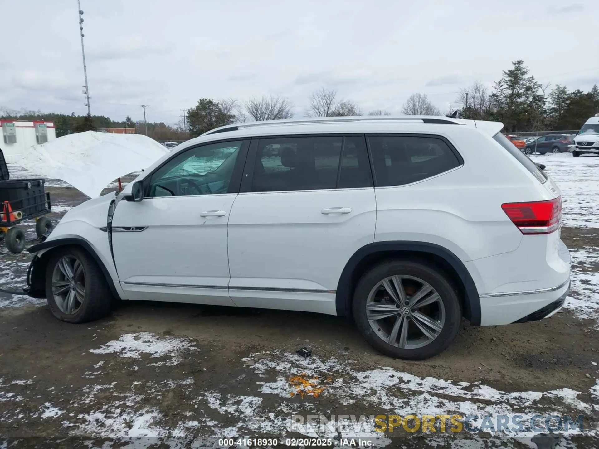 15 Photograph of a damaged car 1V2RR2CA4KC612697 VOLKSWAGEN ATLAS 2019