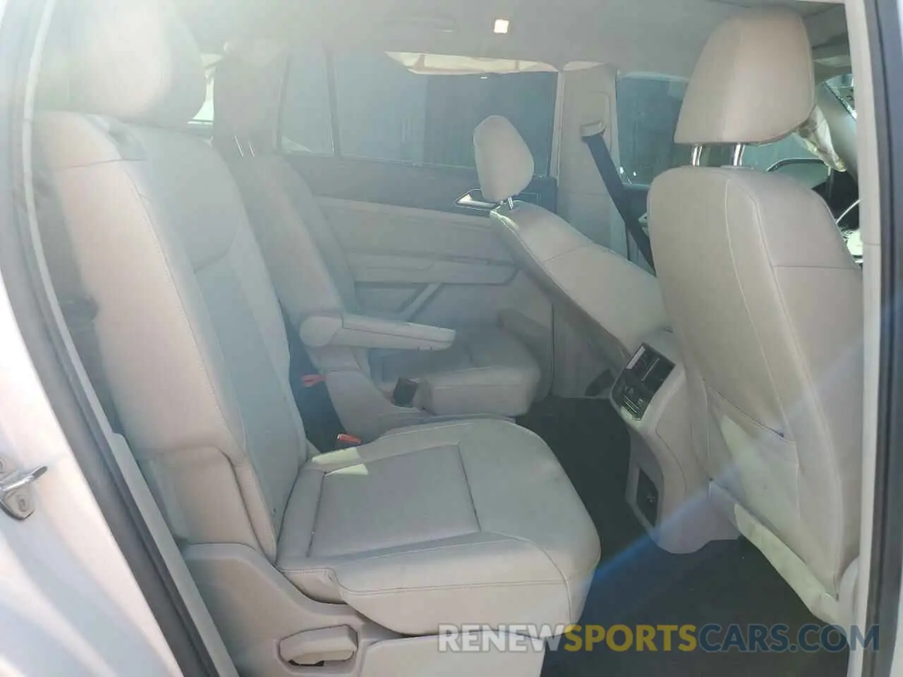 11 Photograph of a damaged car 1V2RR2CA5KC514018 VOLKSWAGEN ATLAS 2019