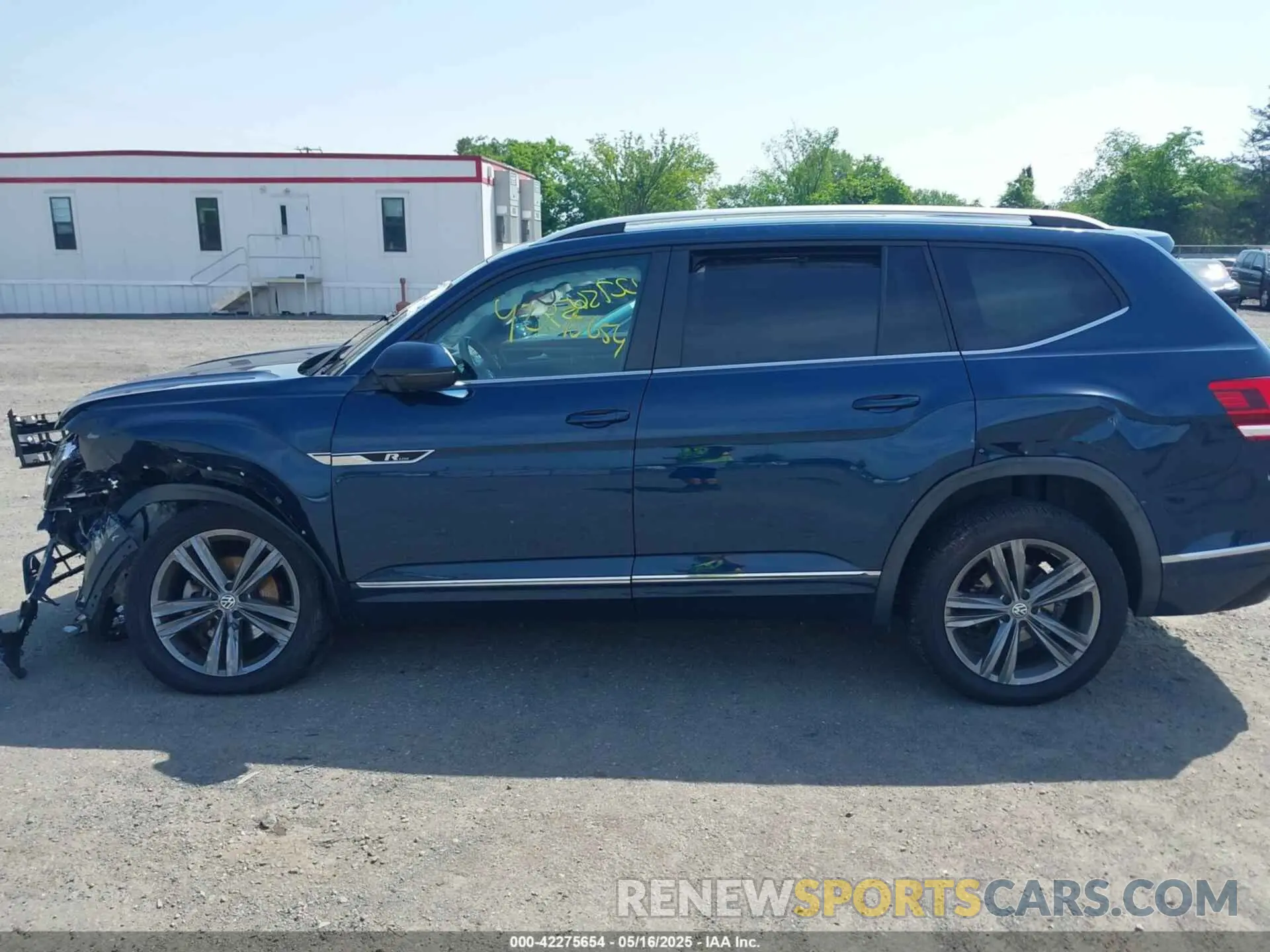 14 Photograph of a damaged car 1V2RR2CAXKC600831 VOLKSWAGEN ATLAS 2019