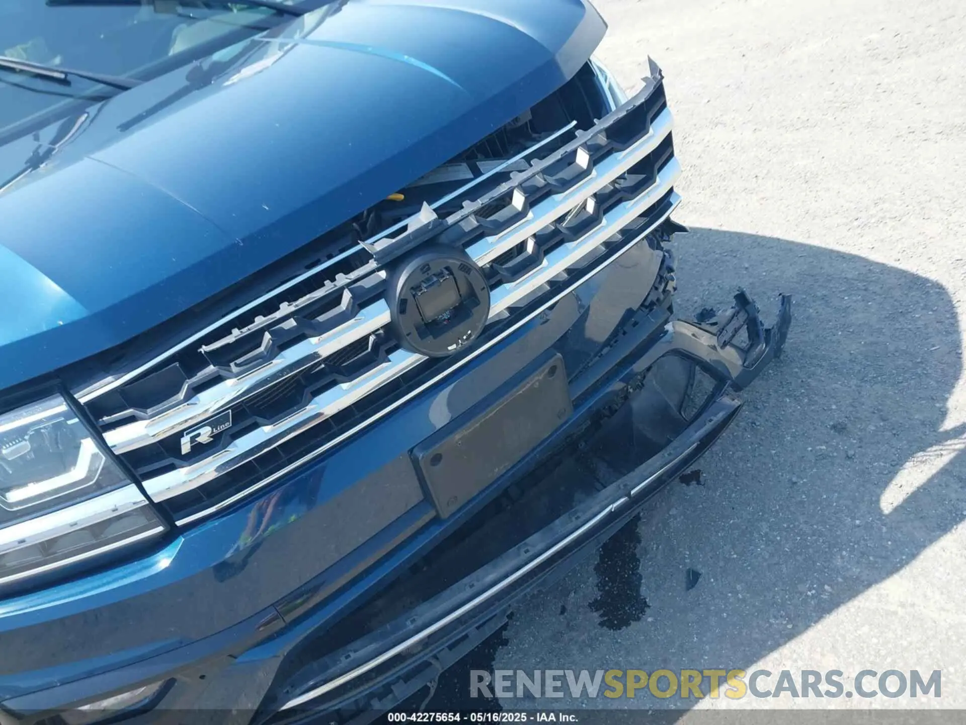 6 Photograph of a damaged car 1V2RR2CAXKC600831 VOLKSWAGEN ATLAS 2019