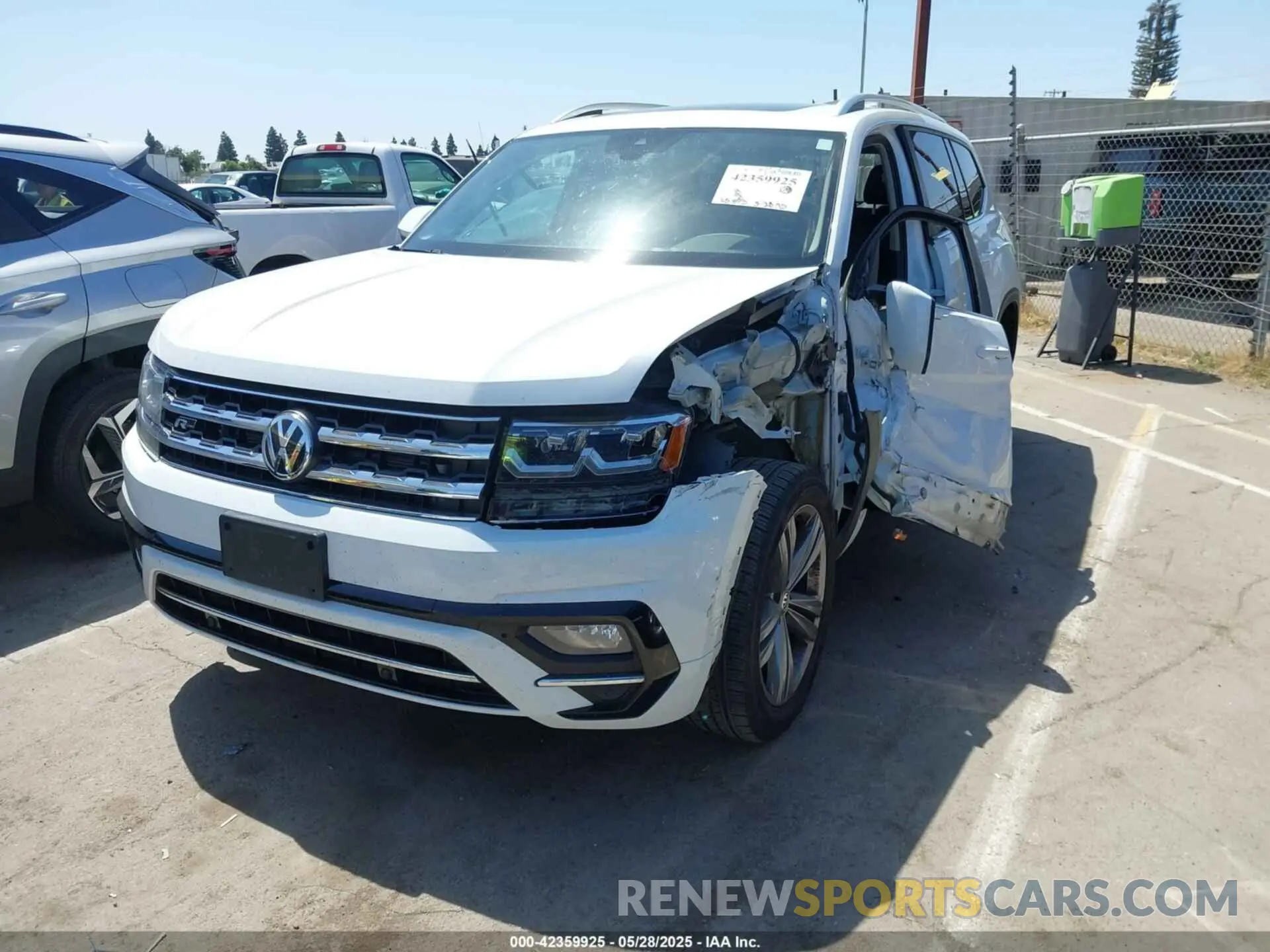 2 Photograph of a damaged car 1V2SR2CAXKC616271 VOLKSWAGEN ATLAS 2019