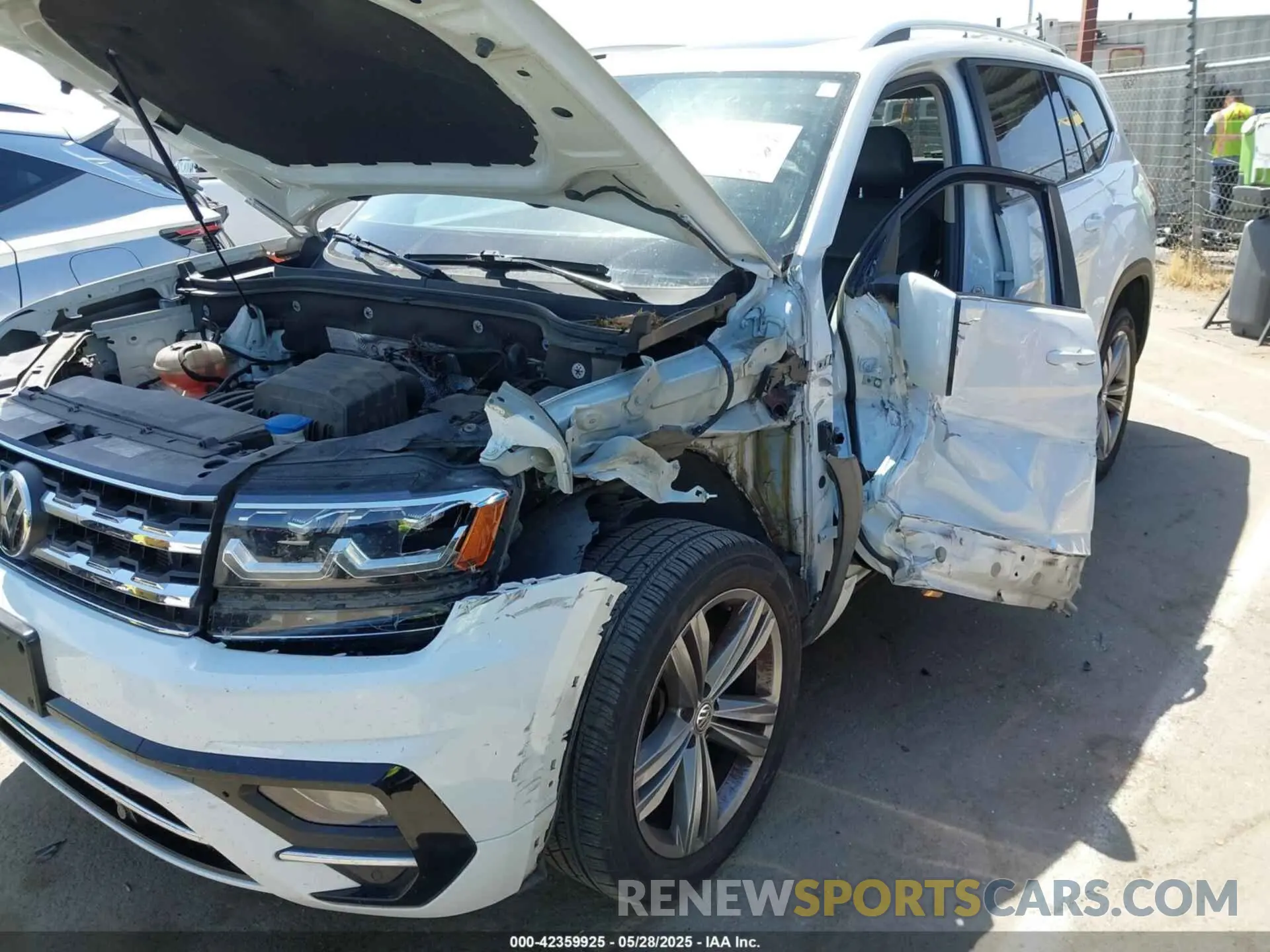 6 Photograph of a damaged car 1V2SR2CAXKC616271 VOLKSWAGEN ATLAS 2019