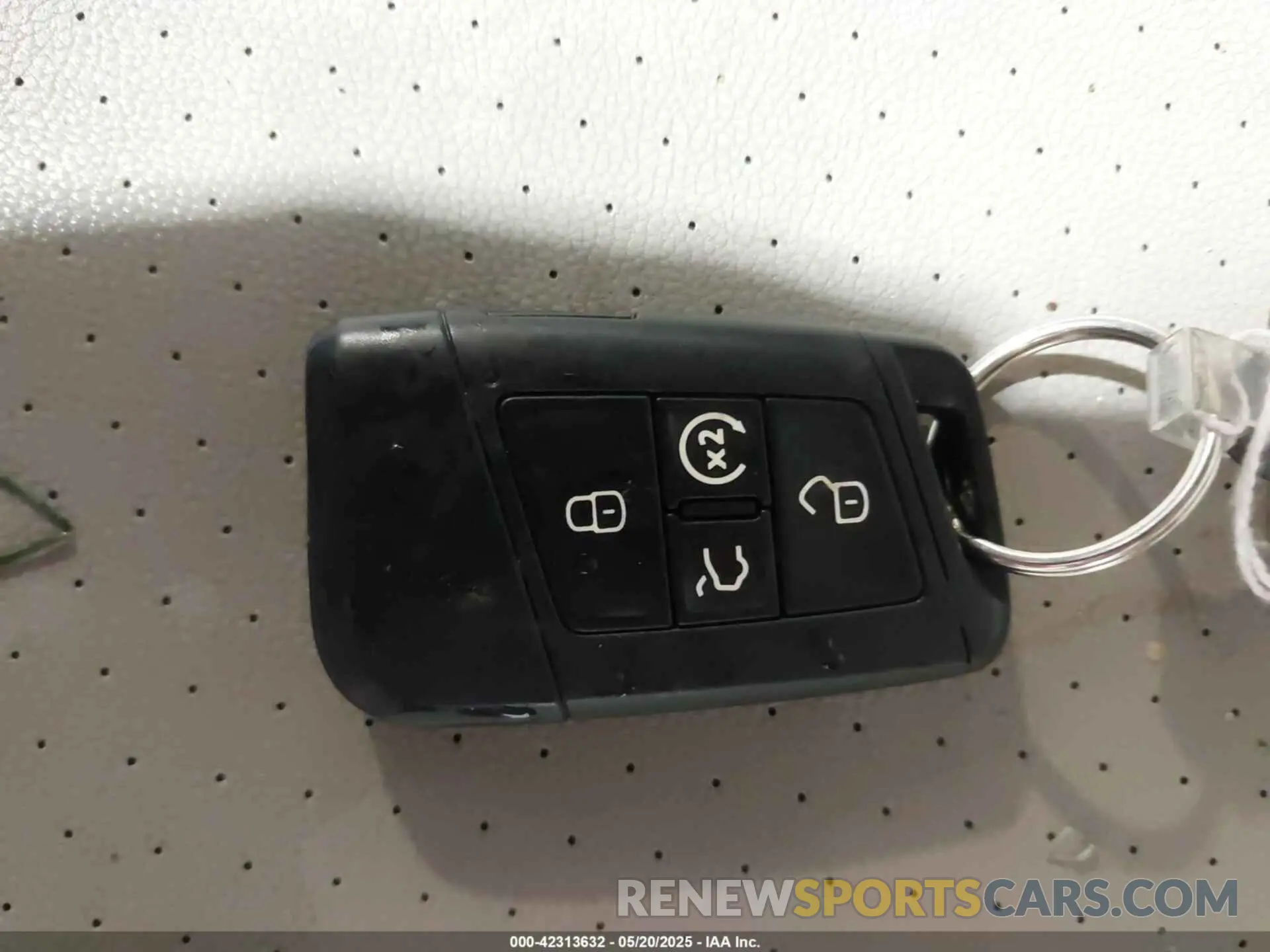 11 Photograph of a damaged car 1V2UR2CA0KC506192 VOLKSWAGEN ATLAS 2019