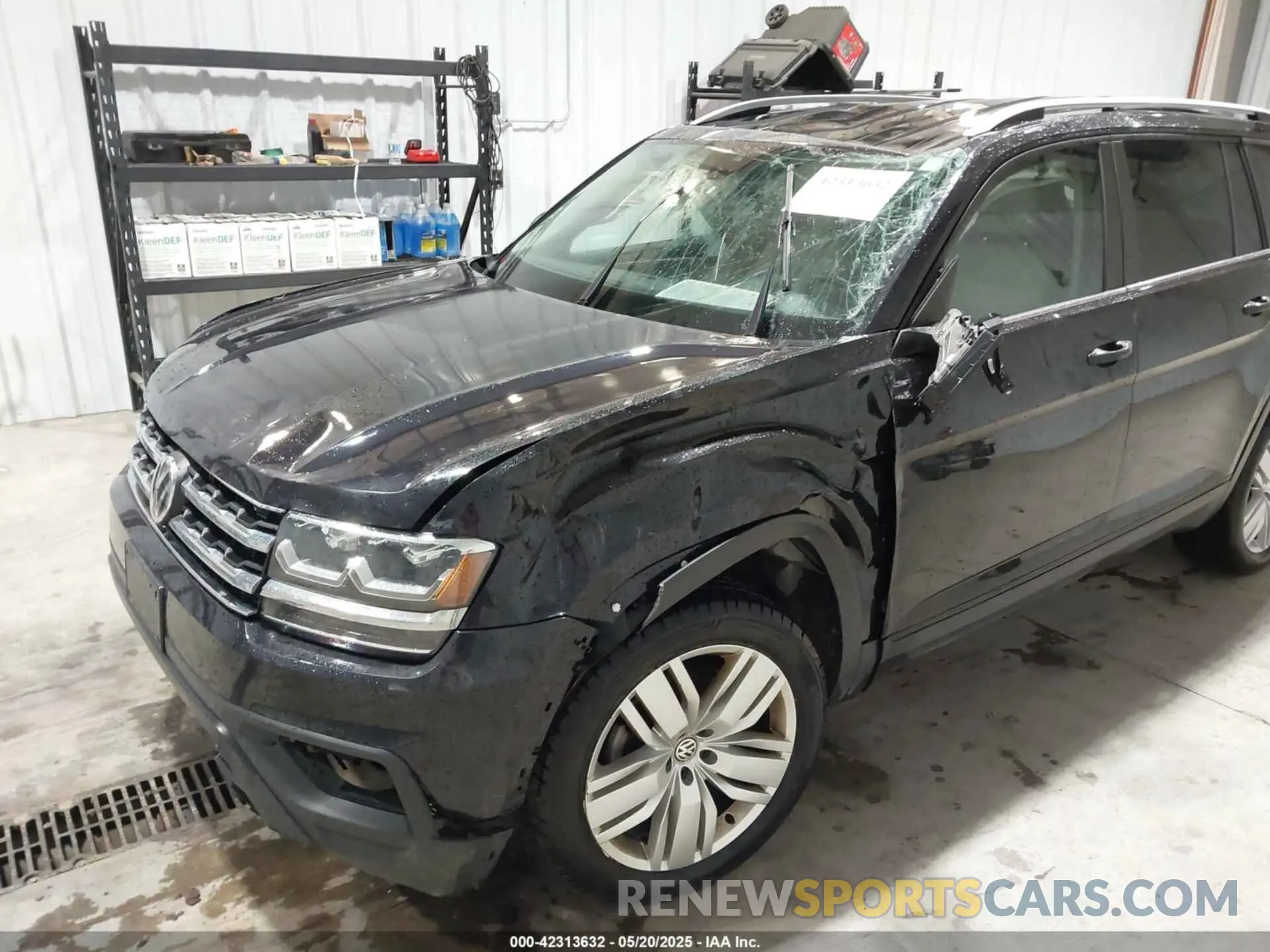 6 Photograph of a damaged car 1V2UR2CA0KC506192 VOLKSWAGEN ATLAS 2019