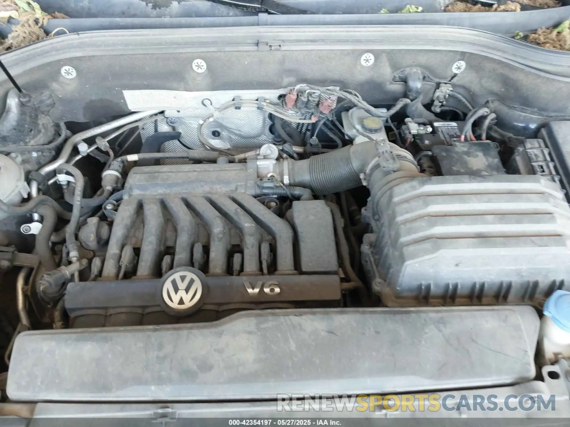 10 Photograph of a damaged car 1V2UR2CA0KC513689 VOLKSWAGEN ATLAS 2019
