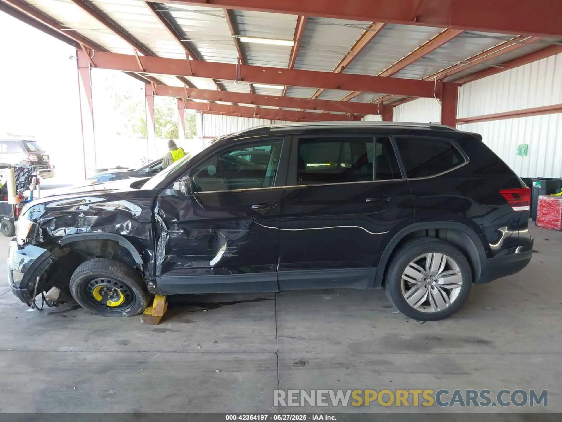 15 Photograph of a damaged car 1V2UR2CA0KC513689 VOLKSWAGEN ATLAS 2019